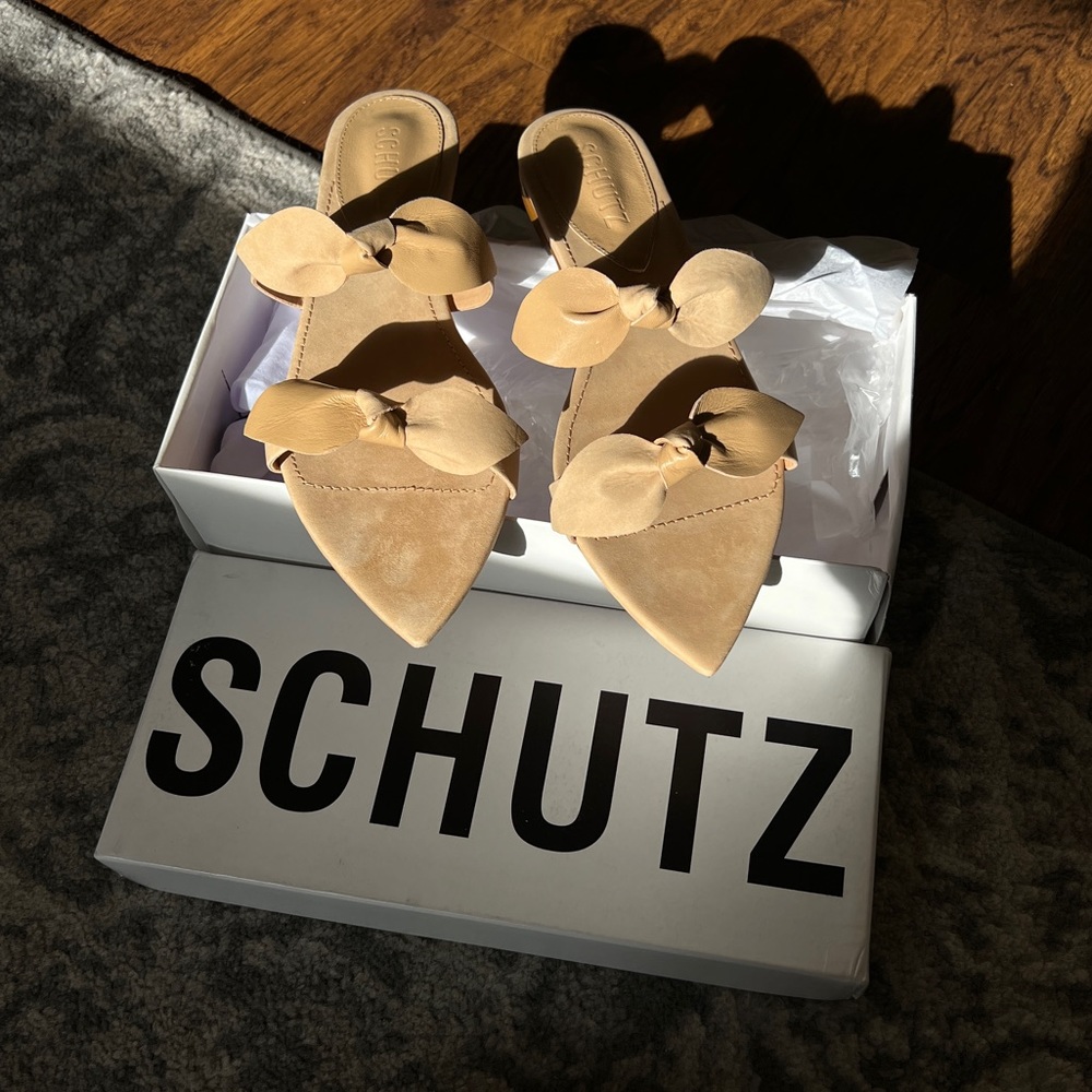 Schutz tan flats sz 8.5